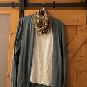 Brand new cardigan from the Loft Outlet. LP in green color.